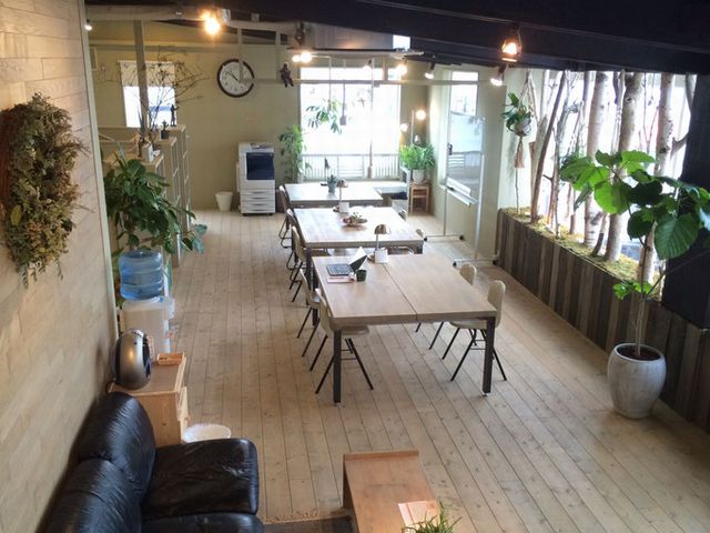 coworking space too内装